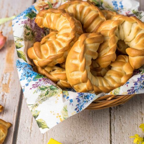 Húsvéti töltött fonatos kifli